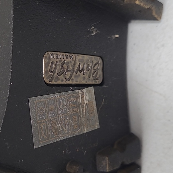 Super Cute Blowfish Distressed Faux Leather Boots Size 7.5. - Picture 4 of 7